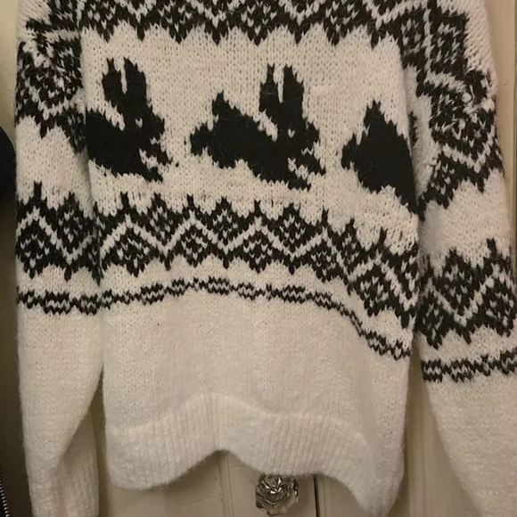 H&M Black and White Graphic Crewneck Sweater - Picture 2 of 4